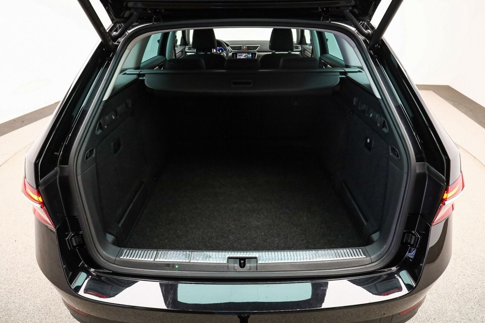 Škoda Superb Combi – Bild 25