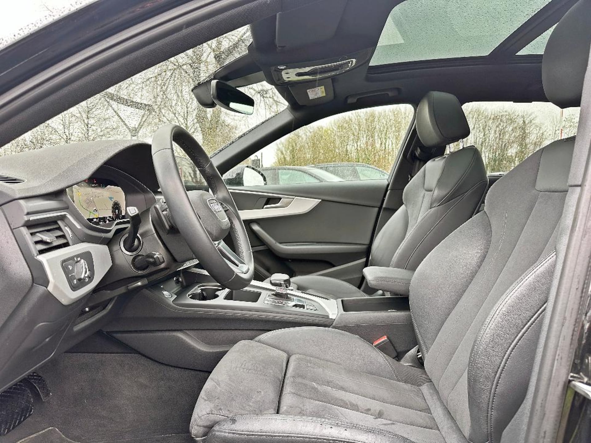 Audi A4 Avant S line