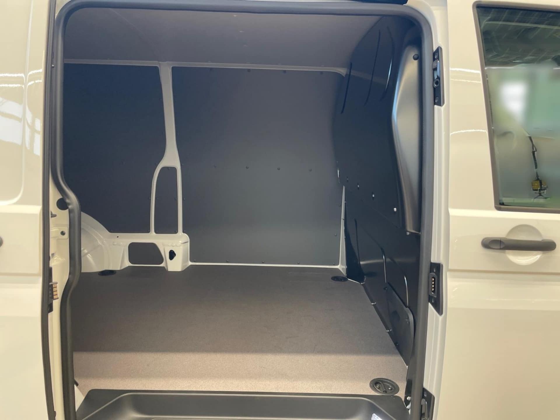 Volkswagen T6.1 Transporter Kasten langer Radstand