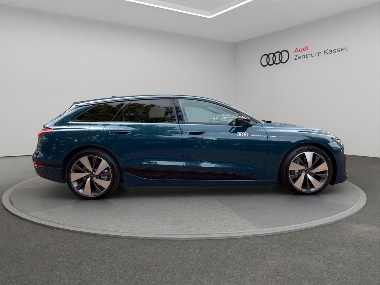 Bild über Audi A6 Avant e-tron S line business e-tron performance 270 kW - für weitere Informationen kontaktieren Sie den Audi Partner