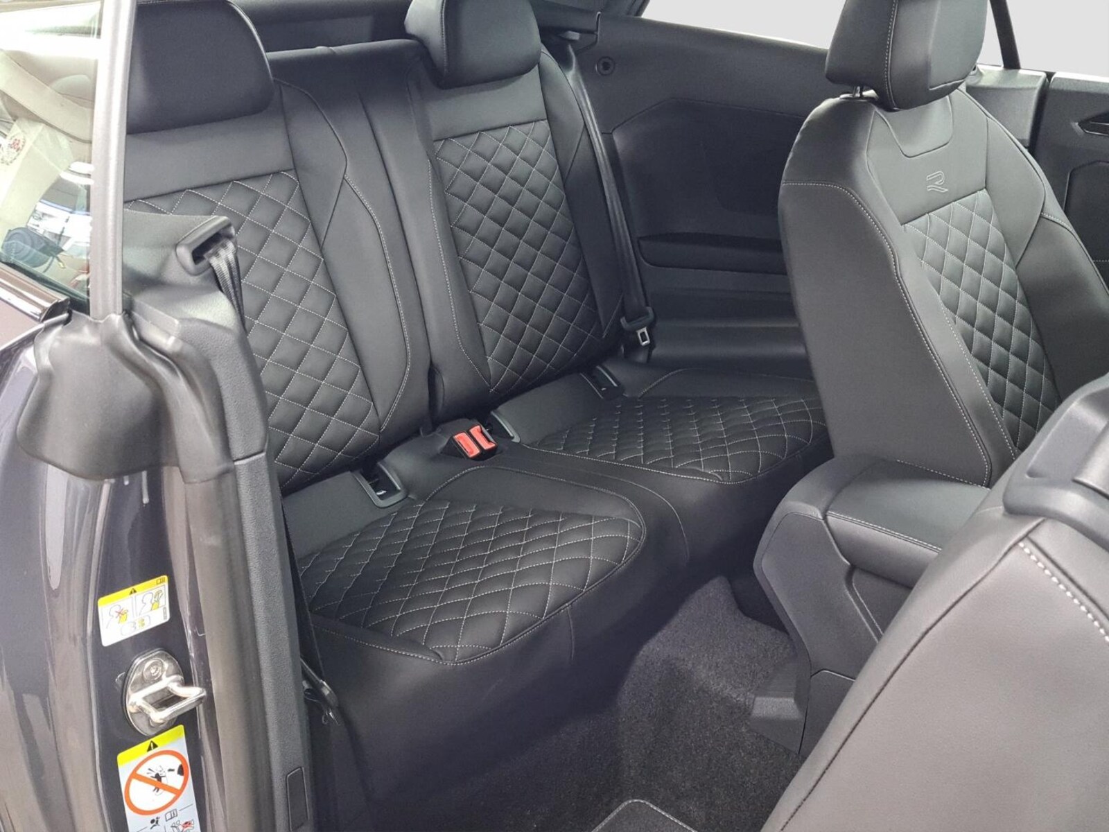 Volkswagen T-Roc Cabriolet – Bild 15