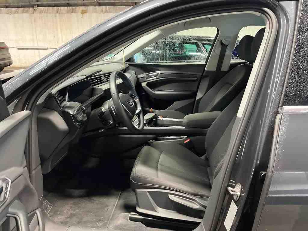 Image about Audi e-tron Sportback advanced 55 quattro