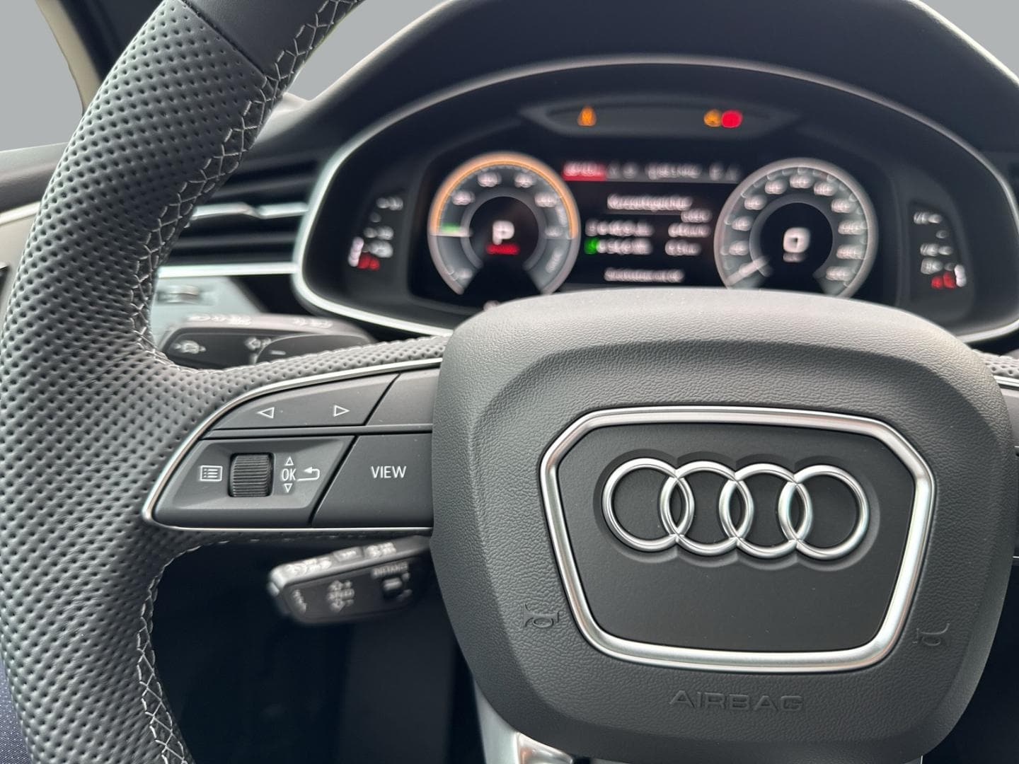 Bild über Audi Q7 SUV TFSI e S line business TFSI e quattro 290 kW tiptronic - für weitere Informationen kontaktieren Sie den Audi Partner