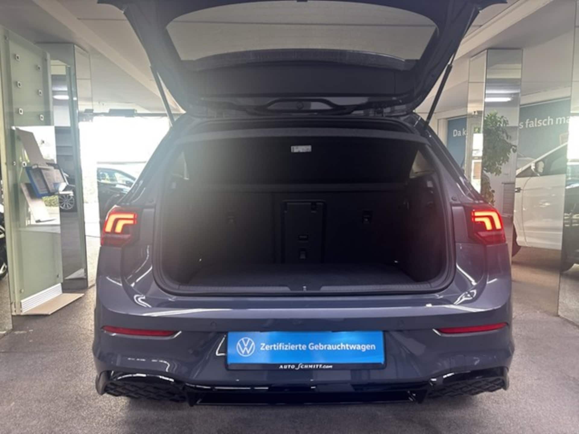 Volkswagen Golf R-Line