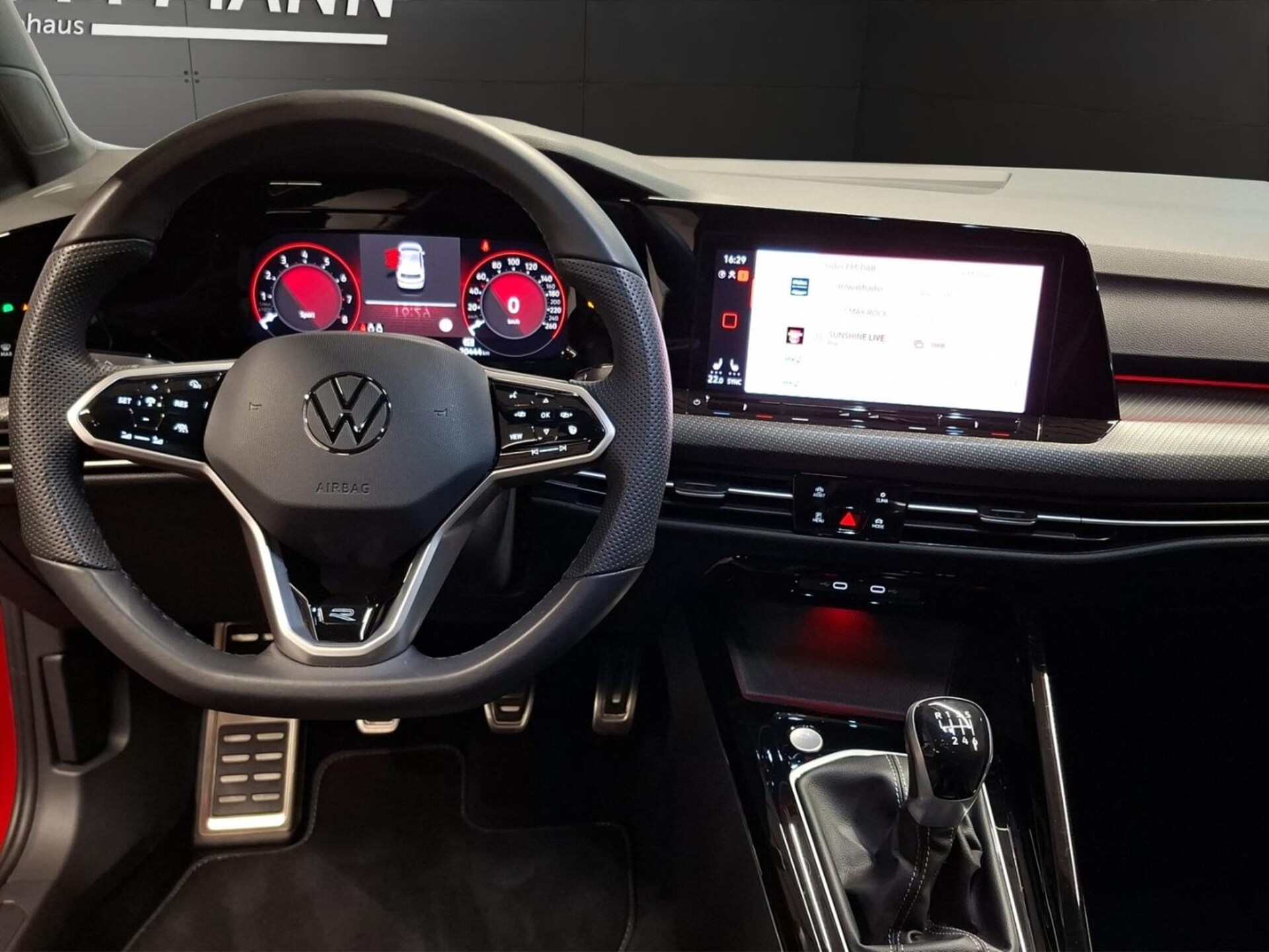 Volkswagen Golf R-Line