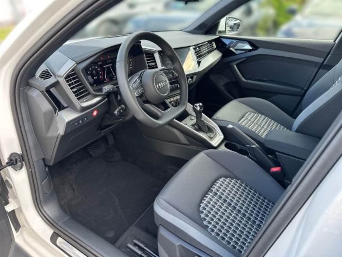 Bild über Audi A1 Sportback advanced 30 TFSI S tronic - für weitere Informationen kontaktieren Sie den Audi Partner