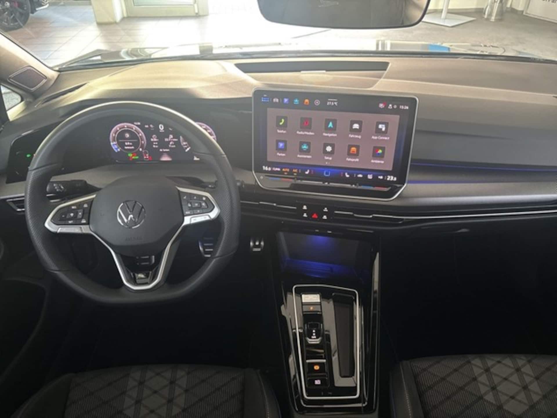 Volkswagen Golf R-Line