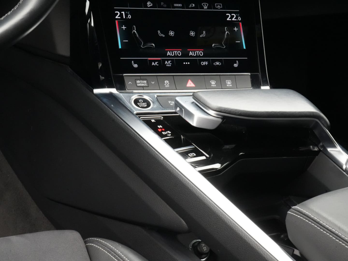 Bild über Audi Q8 e-tron S line 50 e-tron quattro - für weitere Informationen kontaktieren Sie den Audi Partner