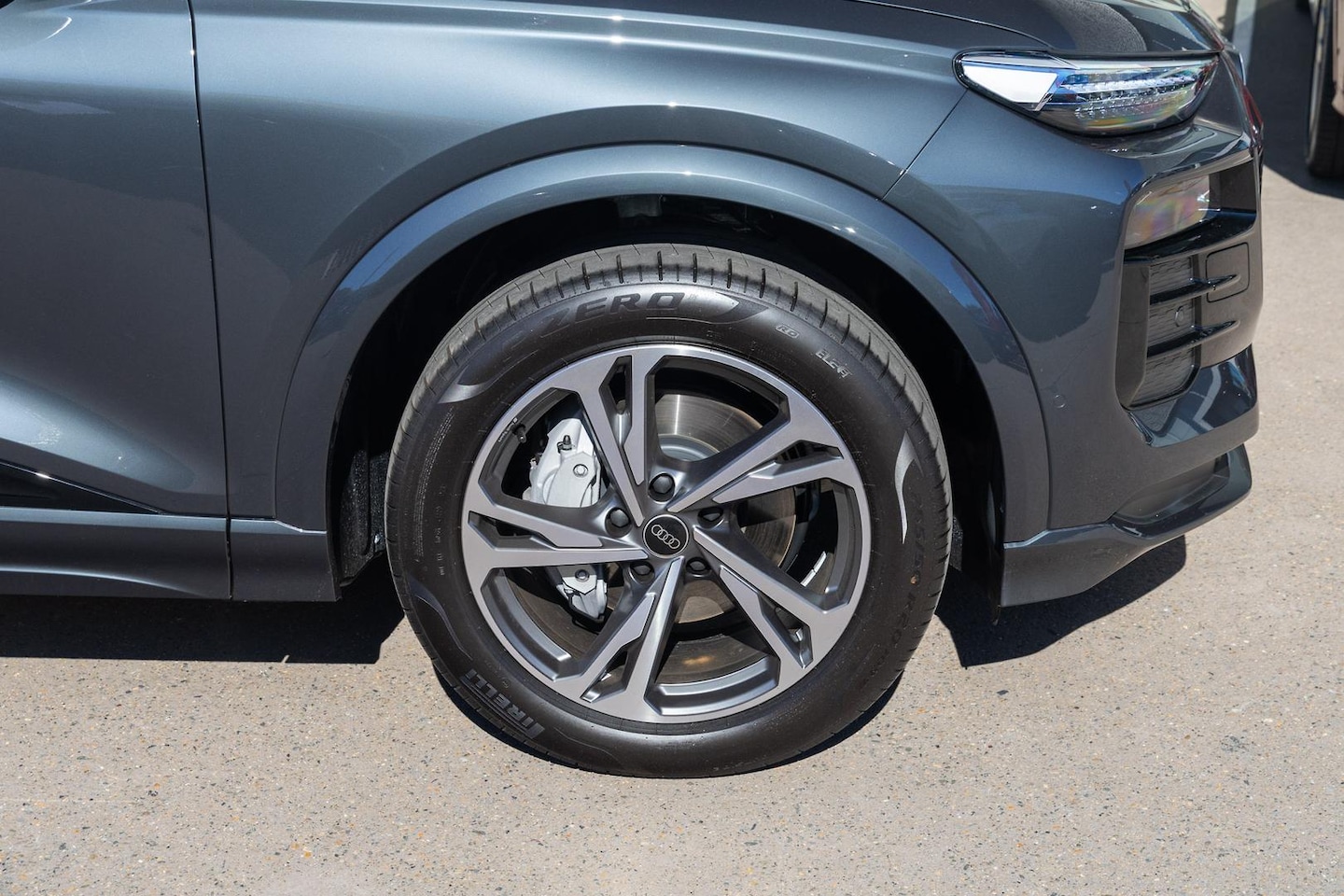 Image about Audi Q6 SUV e-tron e-tron