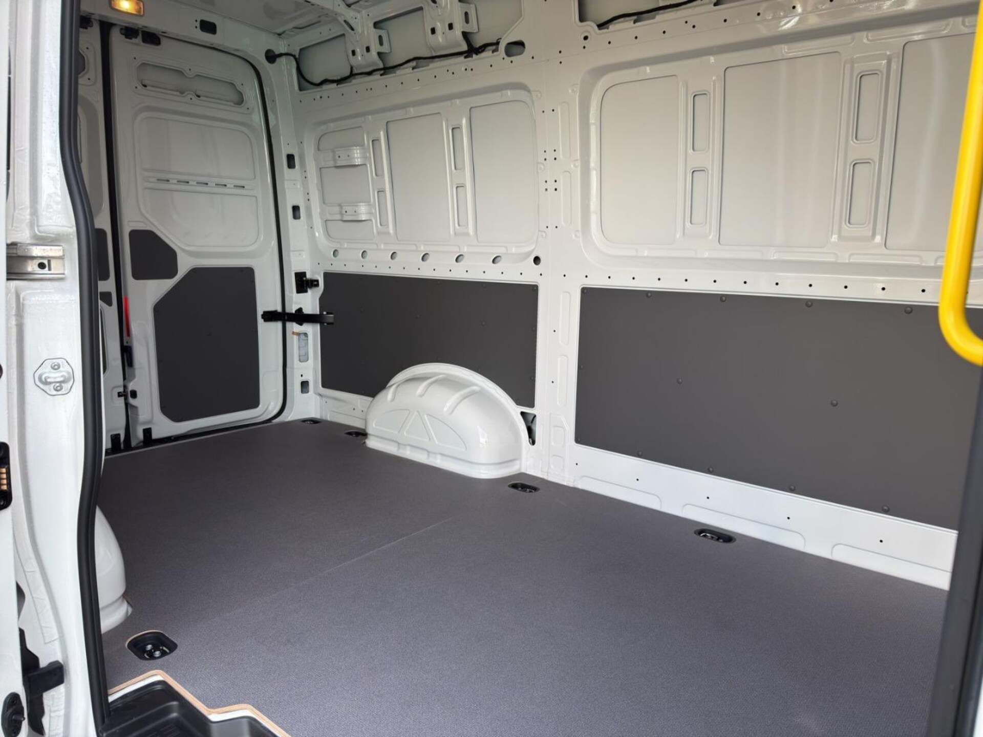Volkswagen Crafter Kasten mittlerer Radstand