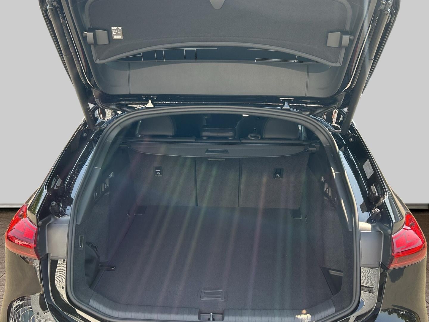 Bild über Audi A6 Avant e-tron e-tron performance - für weitere Informationen kontaktieren Sie den Audi Partner