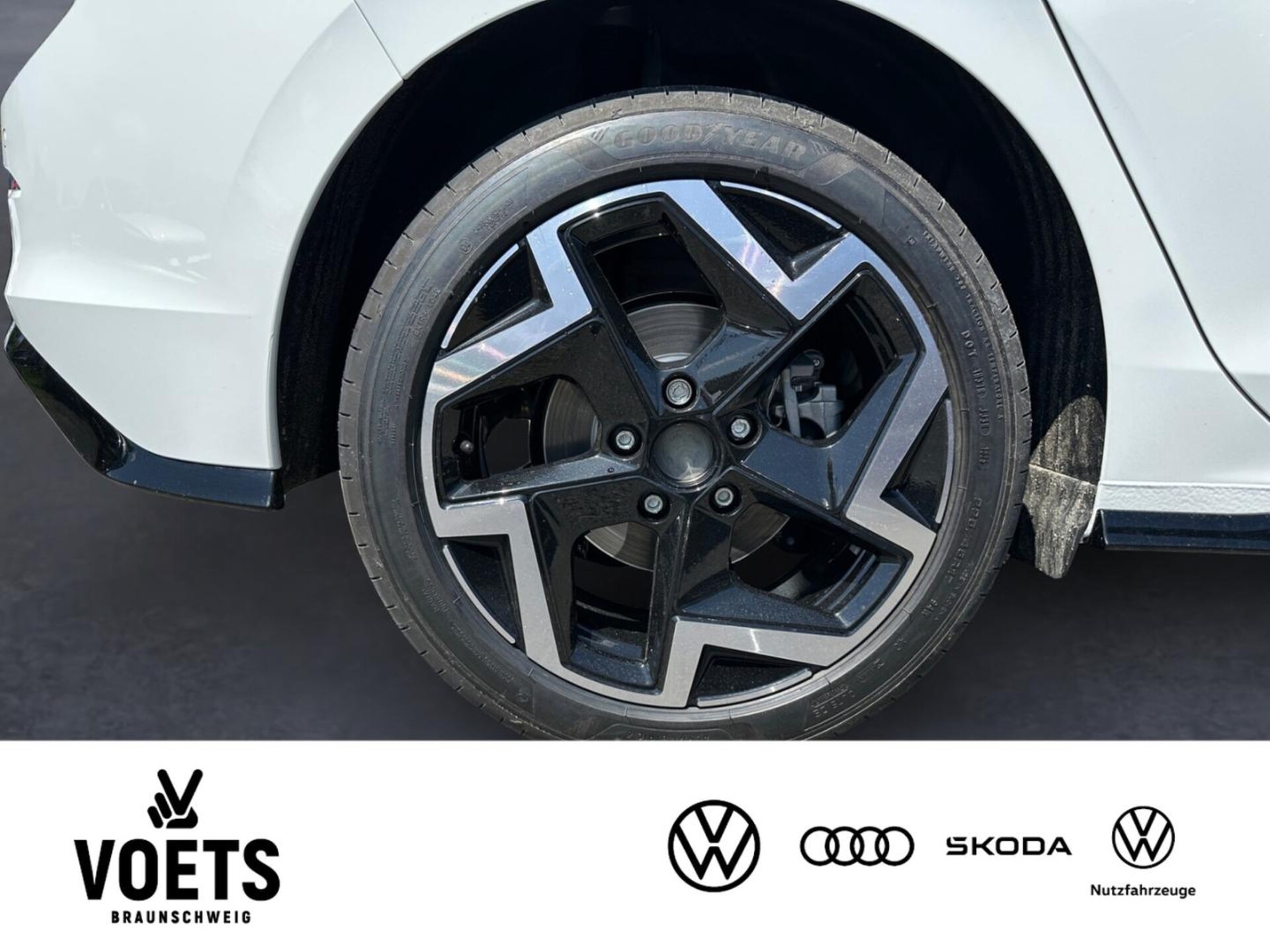 Volkswagen Golf R-Line