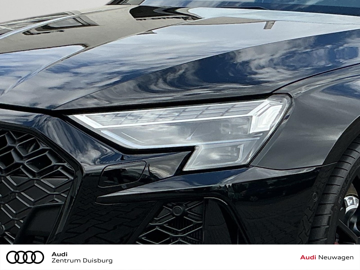 Bild über Audi RS 3 Sportback TFSI quattro 294 kW S tronic - für weitere Informationen kontaktieren Sie den Audi Partner