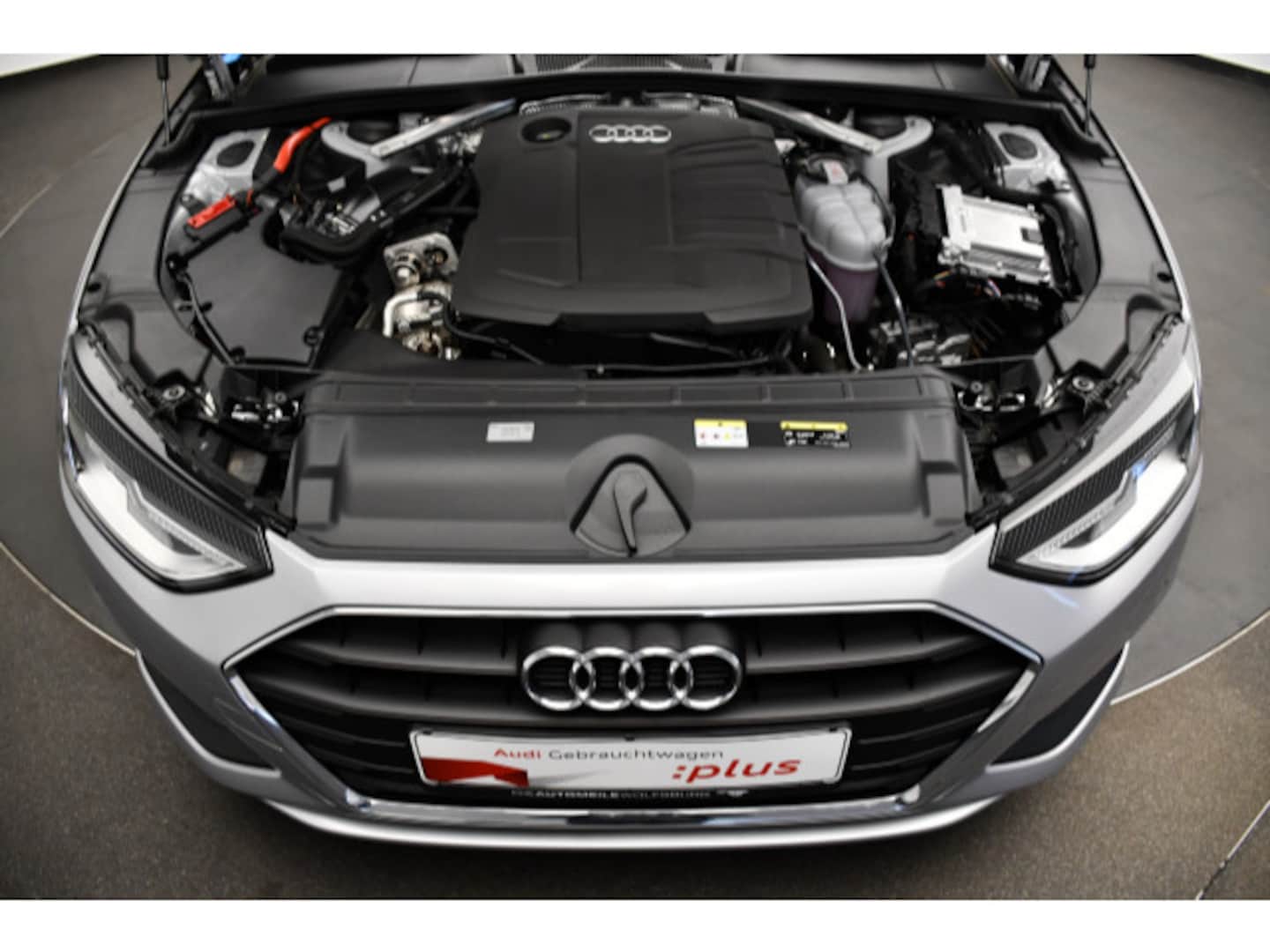 Bild über Audi A4 Avant 30 TDI S tronic - für weitere Informationen kontaktieren Sie den Audi Partner