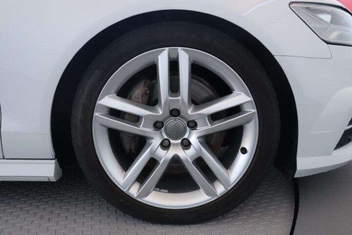 Audi A6 Sedan