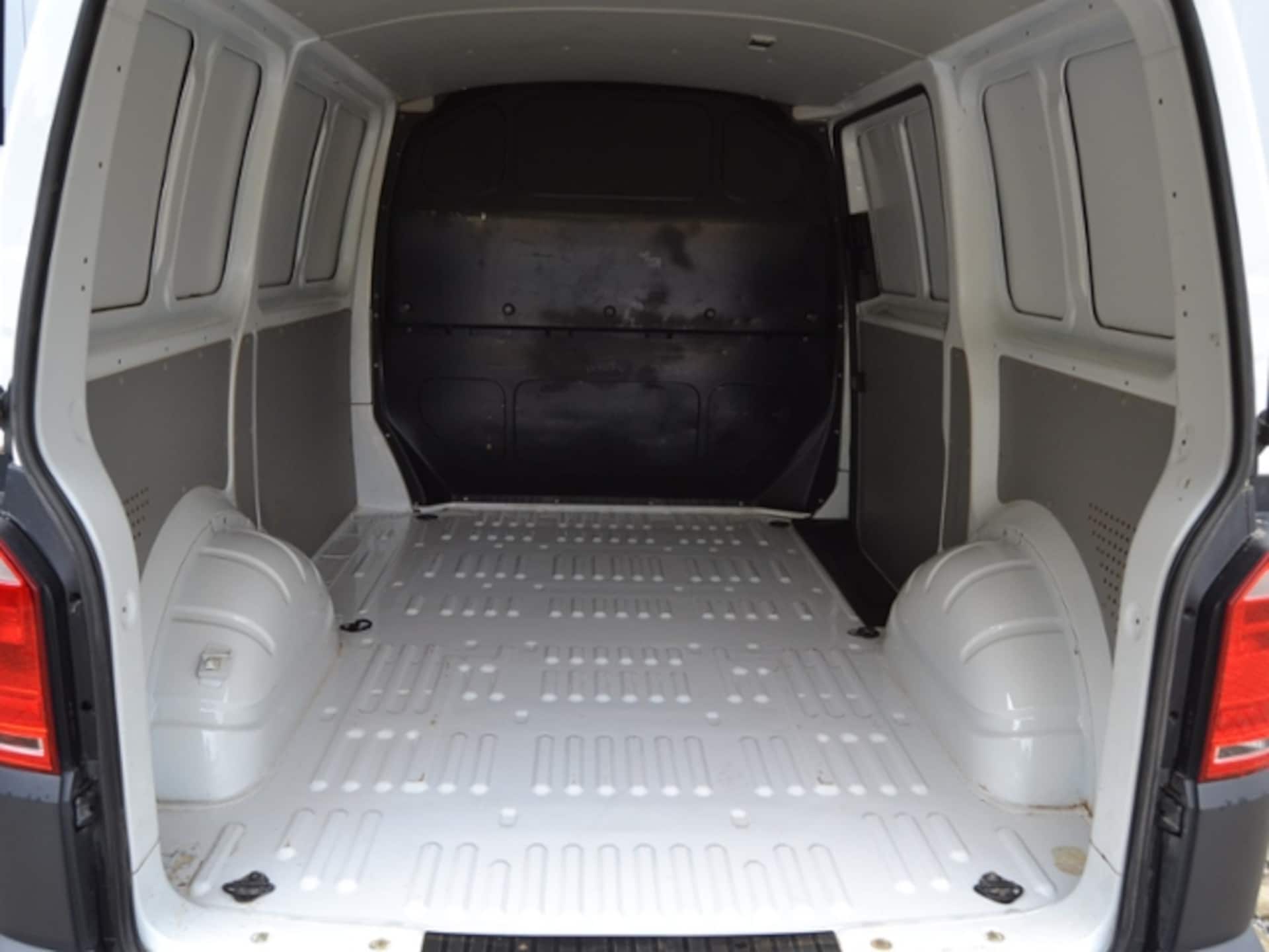 Volkswagen T6 Transporter Kasten kurzer Radstand