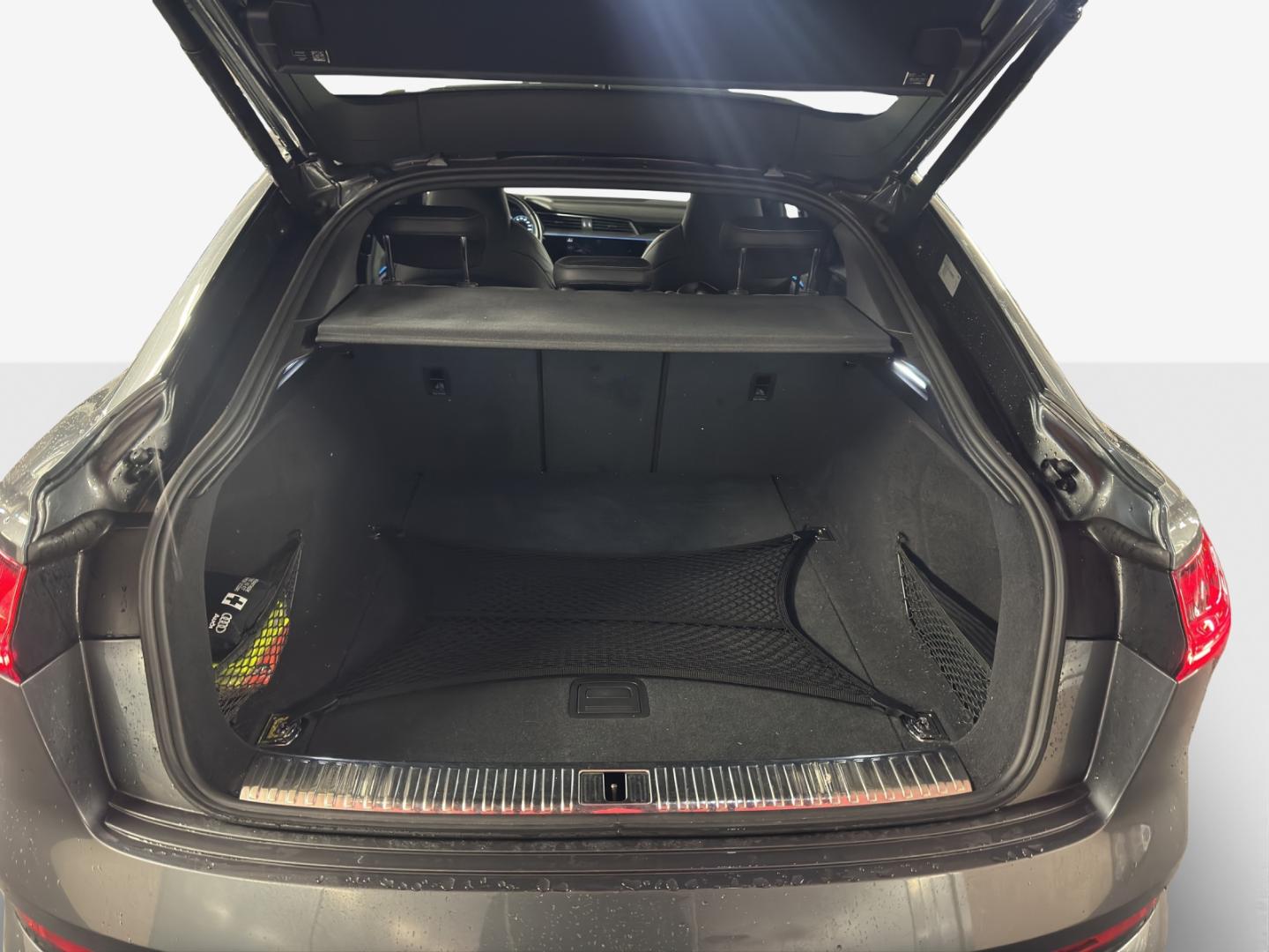 Image de Audi e-tron Sportback S line 55 quattro 300,00 kW - for more details contact your dealer