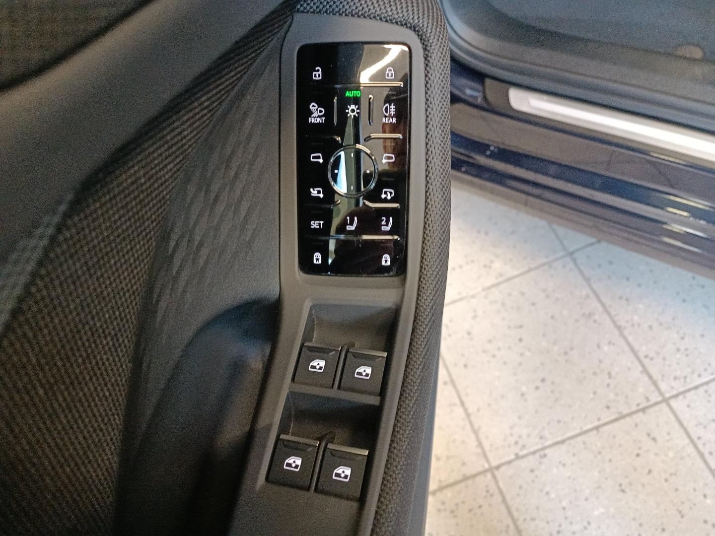 Bild über Audi A5 Avant TDI 150 kW S tronic - für weitere Informationen kontaktieren Sie den Audi Partner