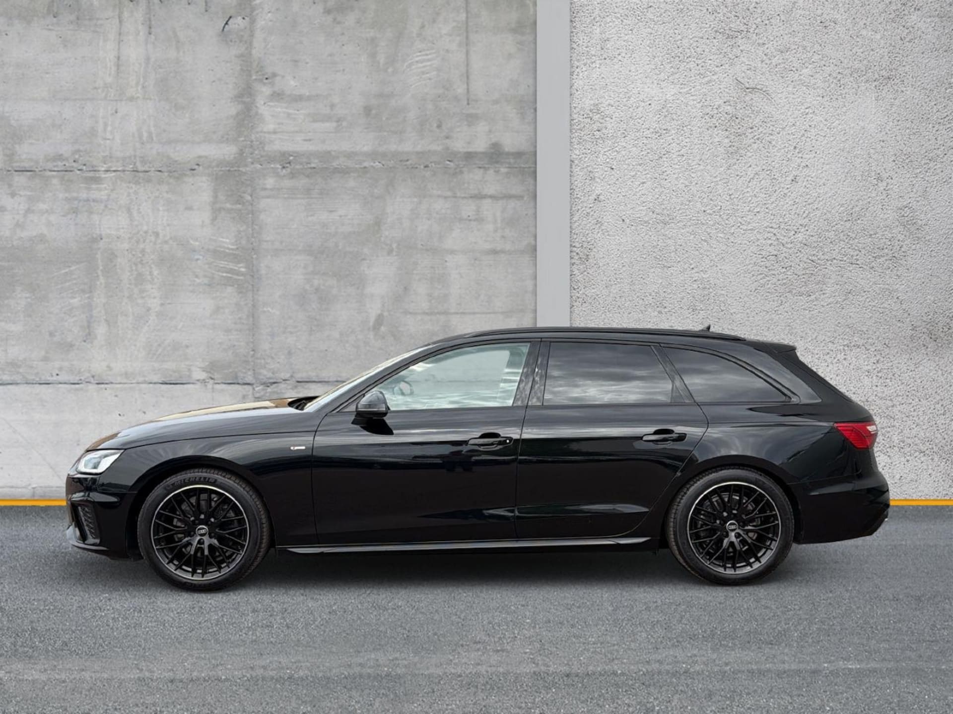 Audi A4 Avant S line