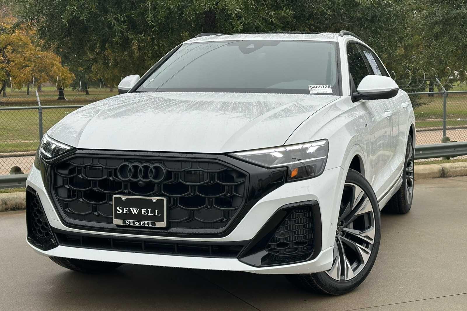 2026 Audi Q8 55 Premium Plus quattro Tiptonic's photo