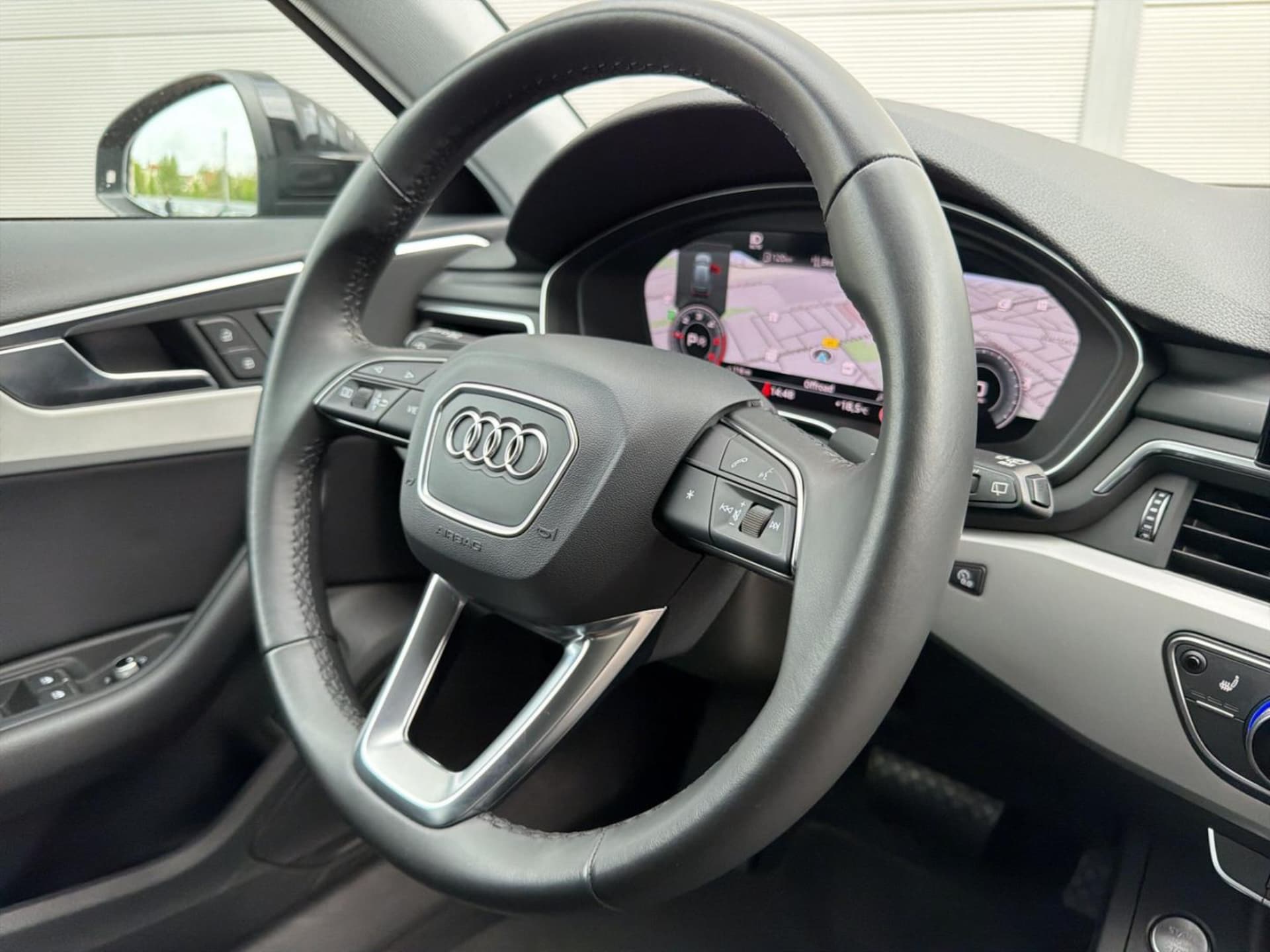 Audi A4 Avant S line