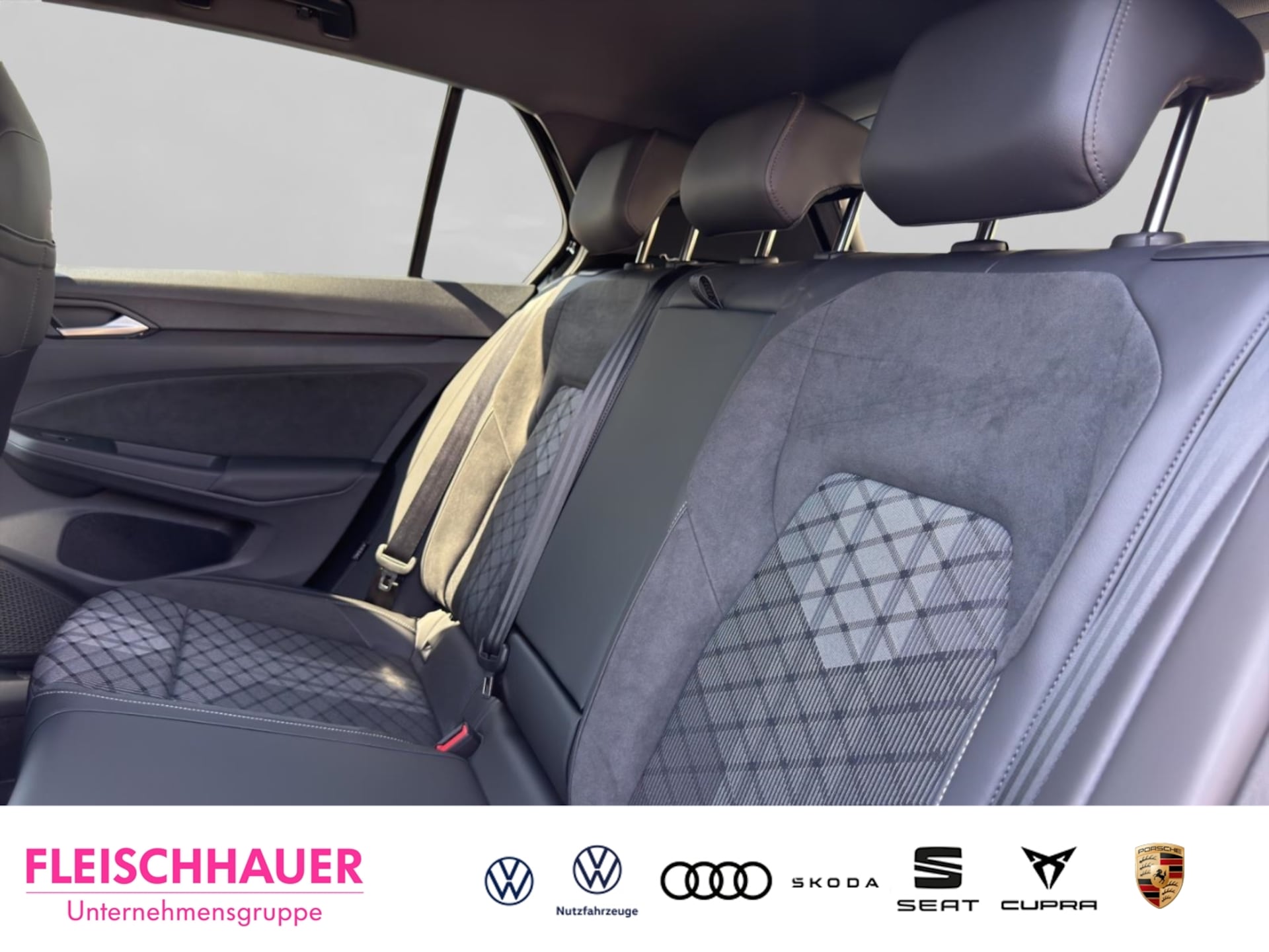 Volkswagen Golf R-Line