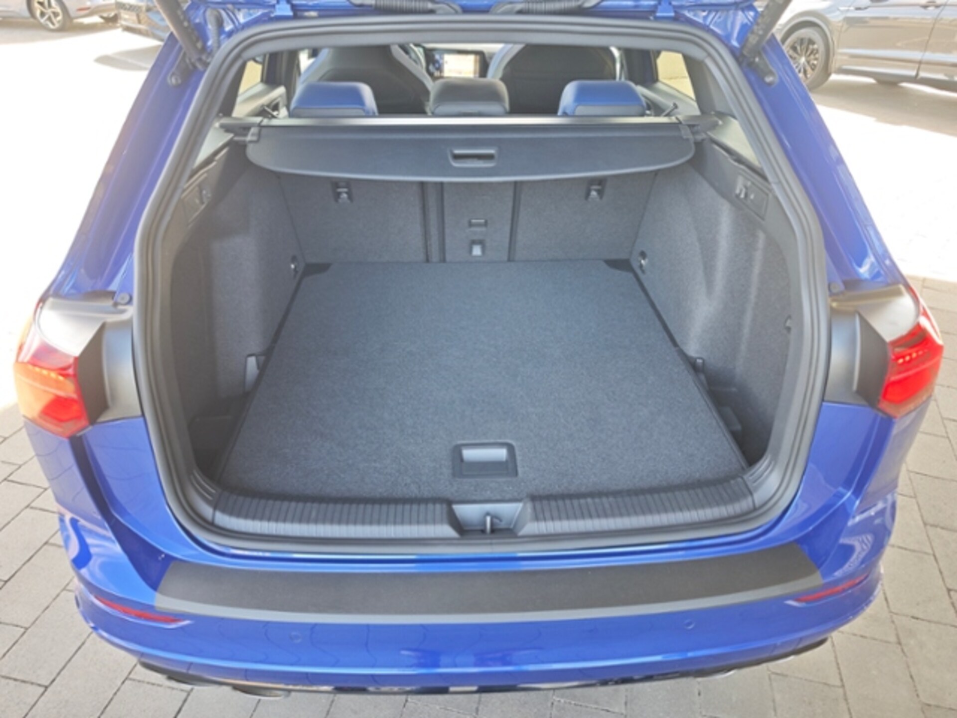 Volkswagen Golf Variant R