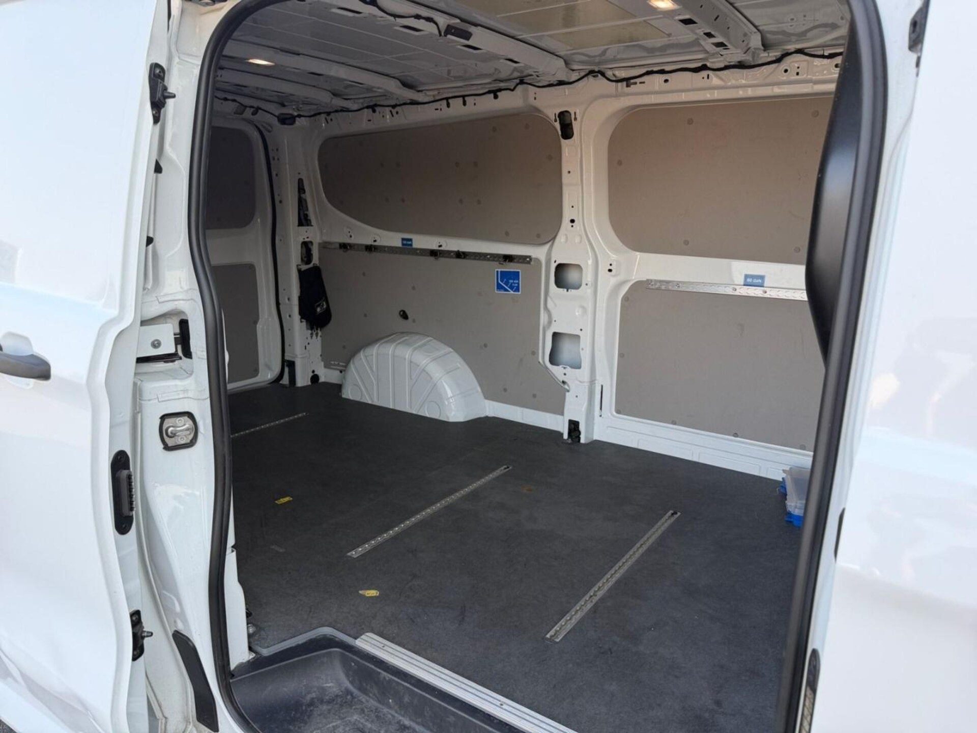 Volkswagen Transporter Kasten langer Radstand