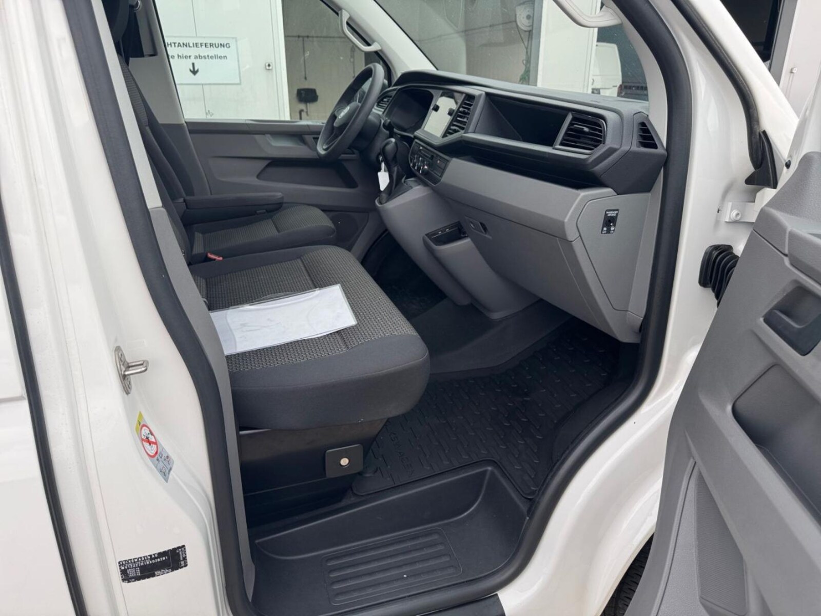Volkswagen T6.1 Transporter Kasten kurzer Radstand – Bild 12