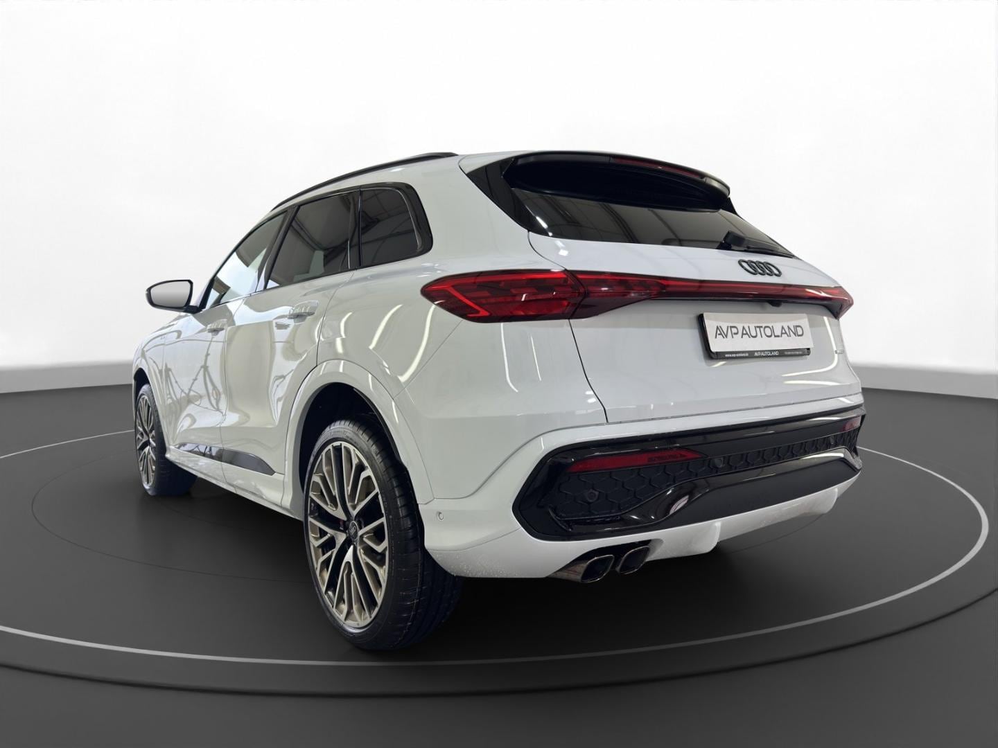 Bild über Audi Q5 SUV TDI quattro 150 kW S tronic - für weitere Informationen kontaktieren Sie den Audi Partner