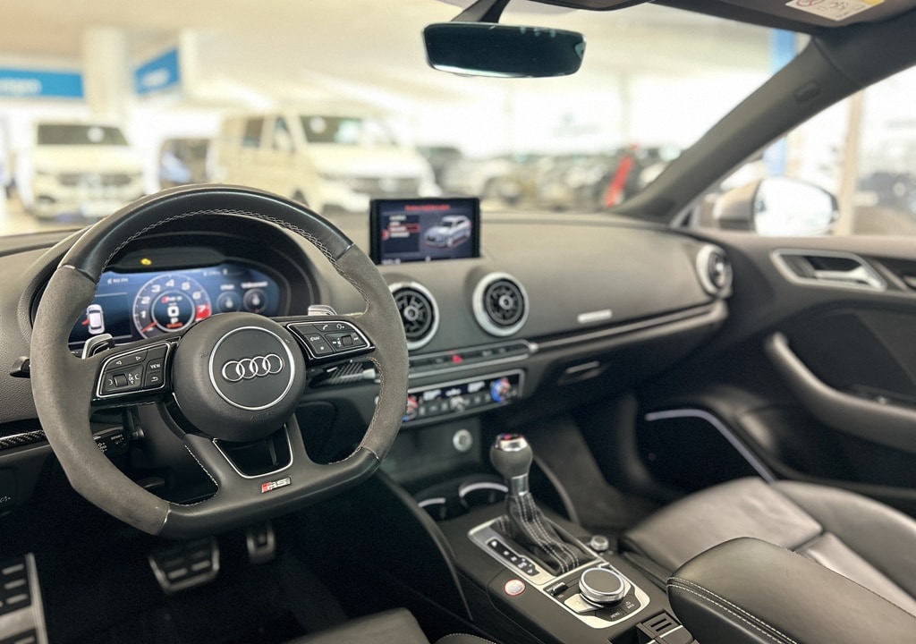 Bild som visar Audi RS 3 Sportback RS 3 Sportback 2.5 TFSI quattro 400 hk S tronic - för mer information kontakta din Audi Partner