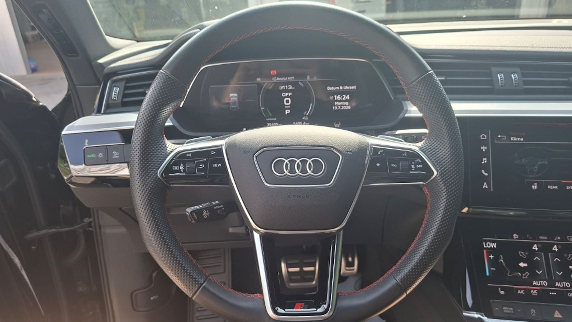 Audi Q8 e-tron S line