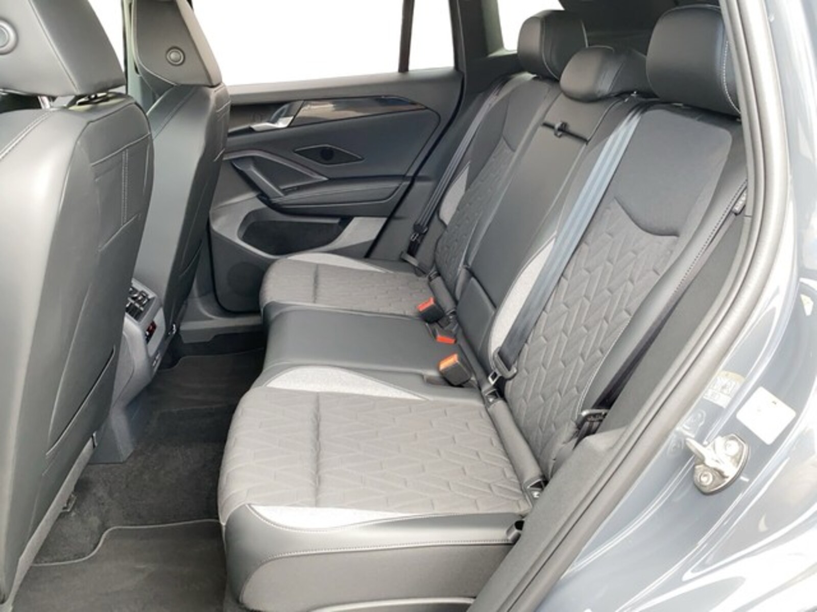Volkswagen Tiguan – Bild 11