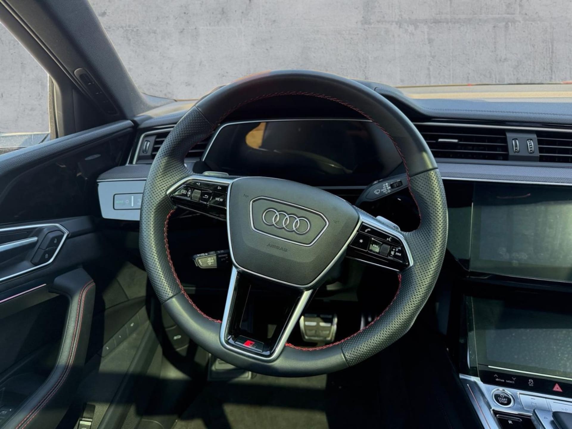Audi Q8 Sportback e-tron S line