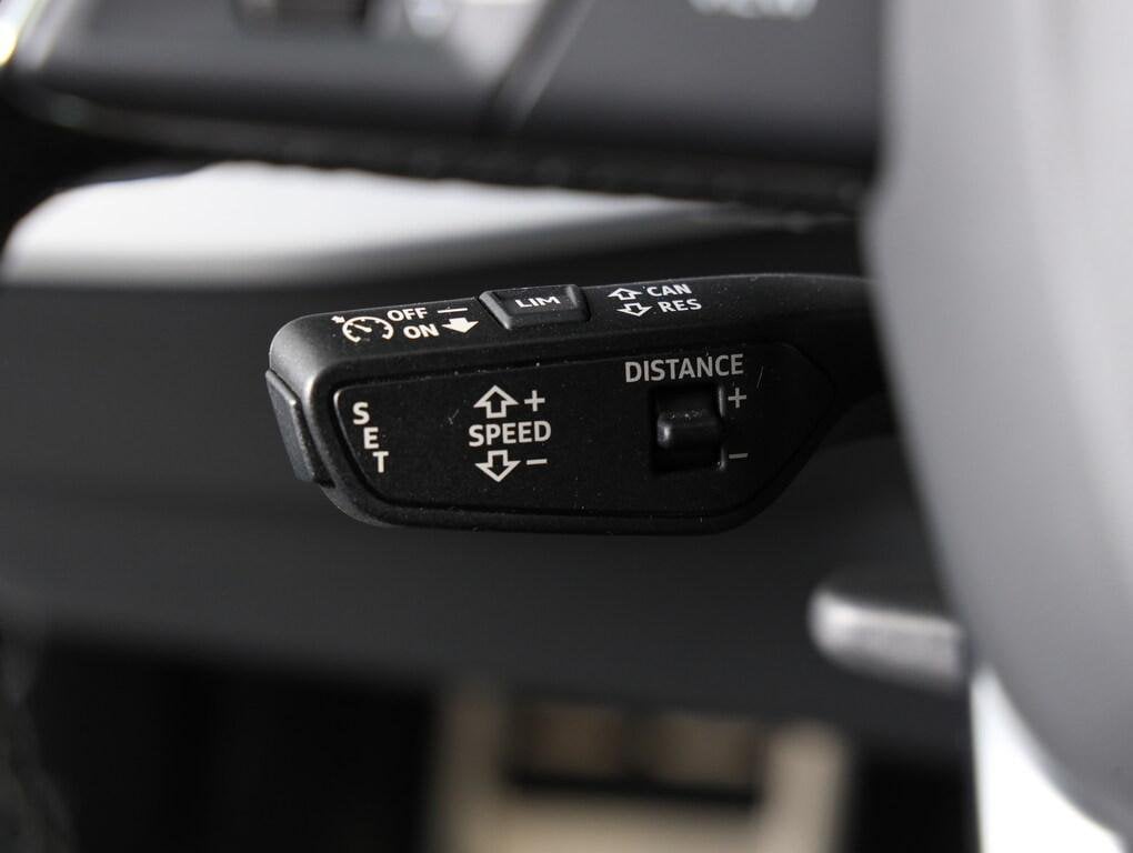 Image about Audi A4 Avant S line edition 40 TDI quattro 150 kW (204 CV) S tronic
