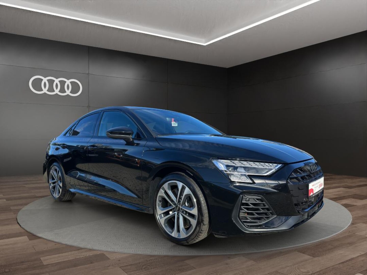 Bild über Audi S3 Limousine TFSI quattro S tronic - für weitere Informationen kontaktieren Sie den Audi Partner