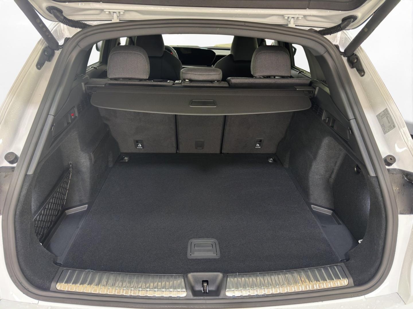 Bild über Audi Q5 SUV TDI quattro 150 kW S tronic - für weitere Informationen kontaktieren Sie den Audi Partner