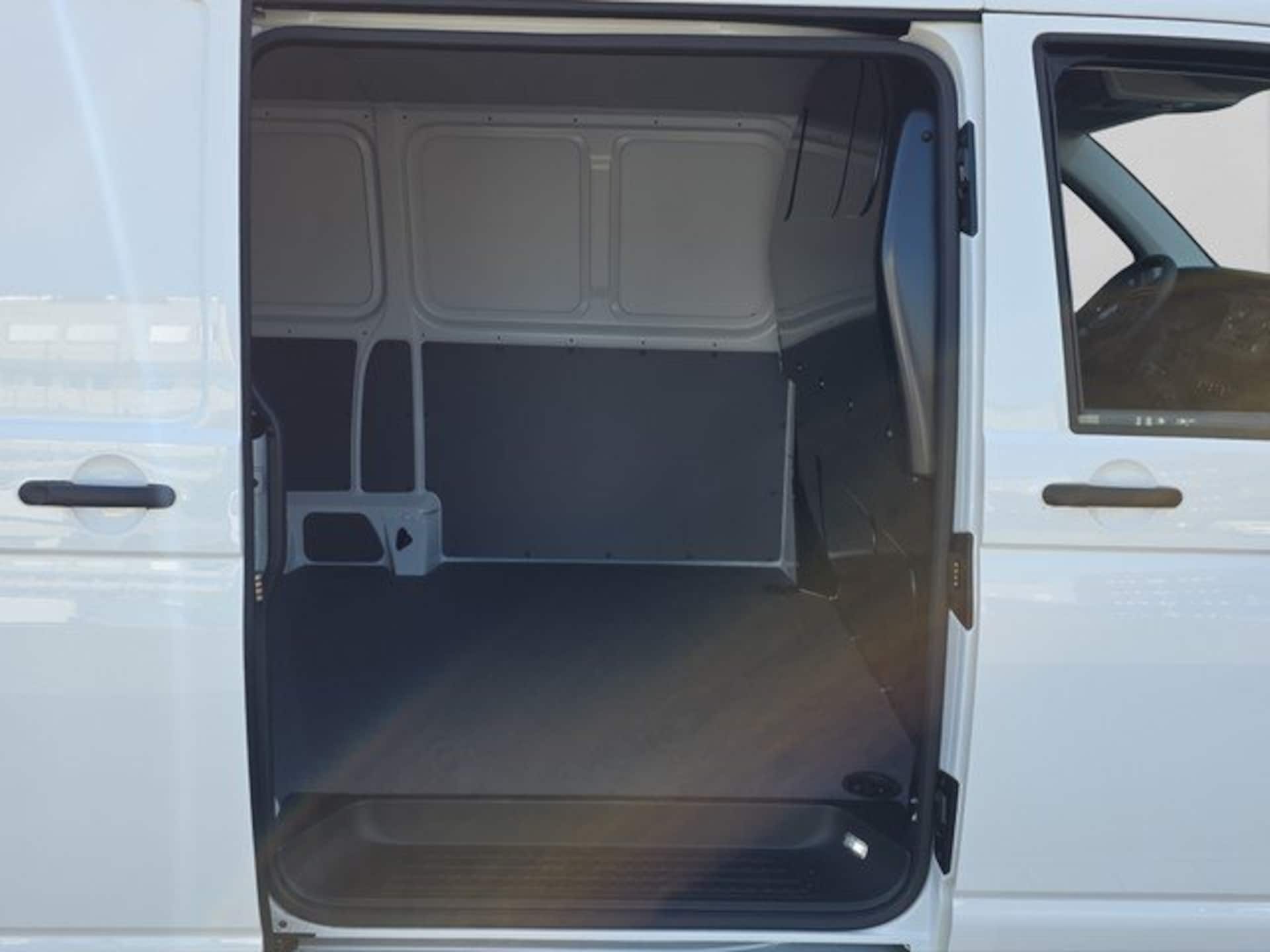Volkswagen T6.1 Transporter Kasten langer Radstand