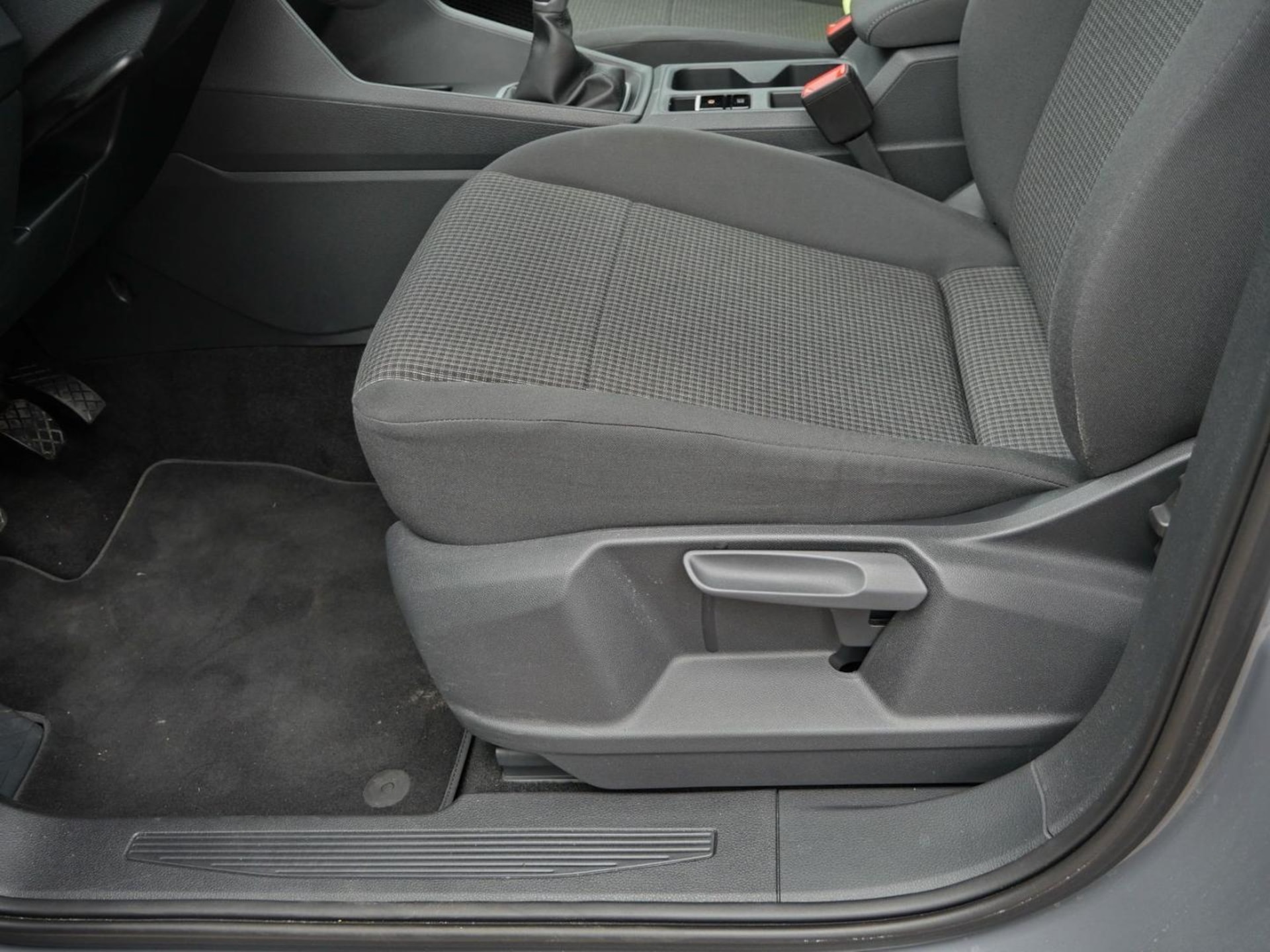 Volkswagen Caddy Basis-Modell