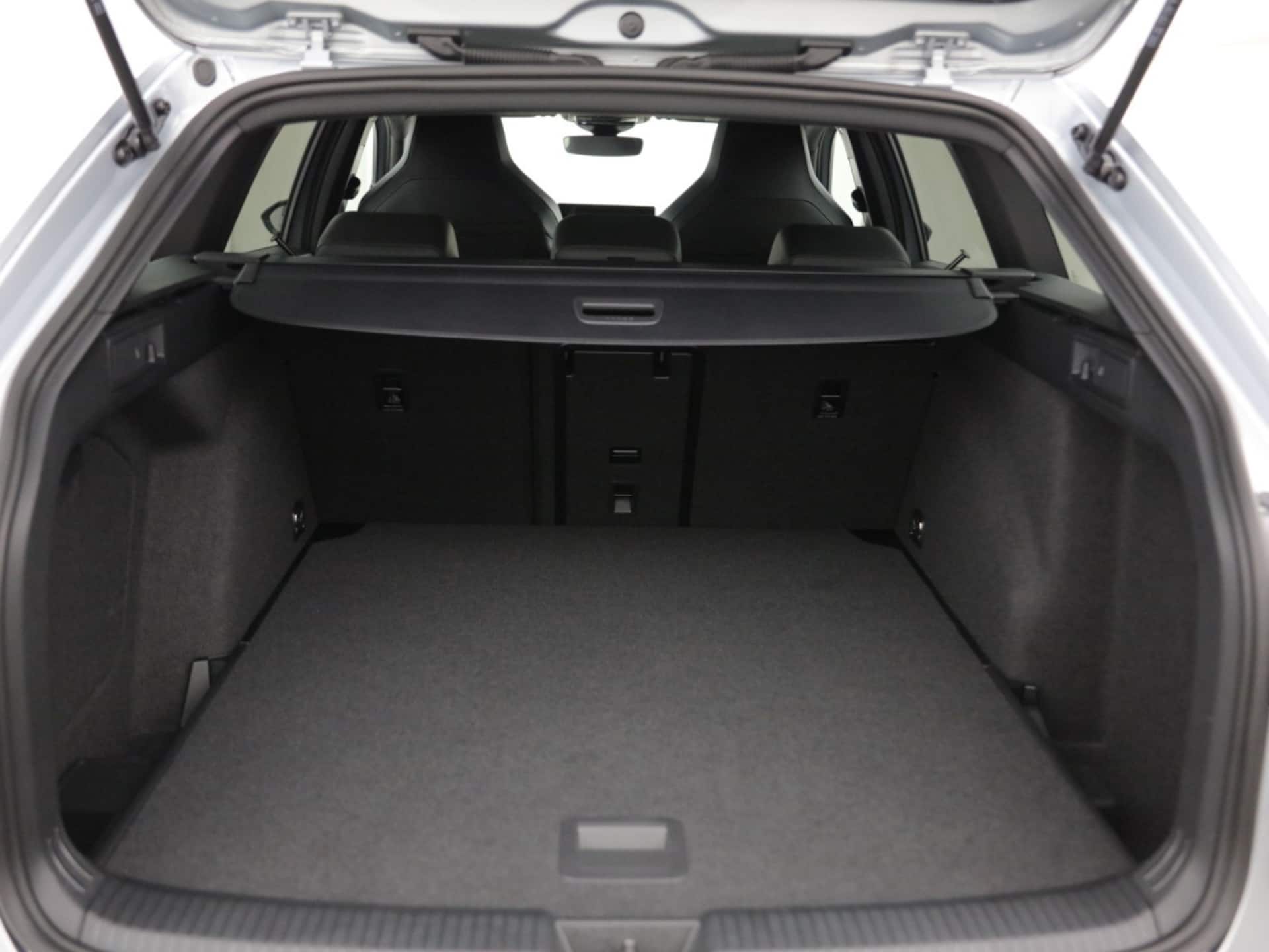 Volkswagen Golf Variant R-Line