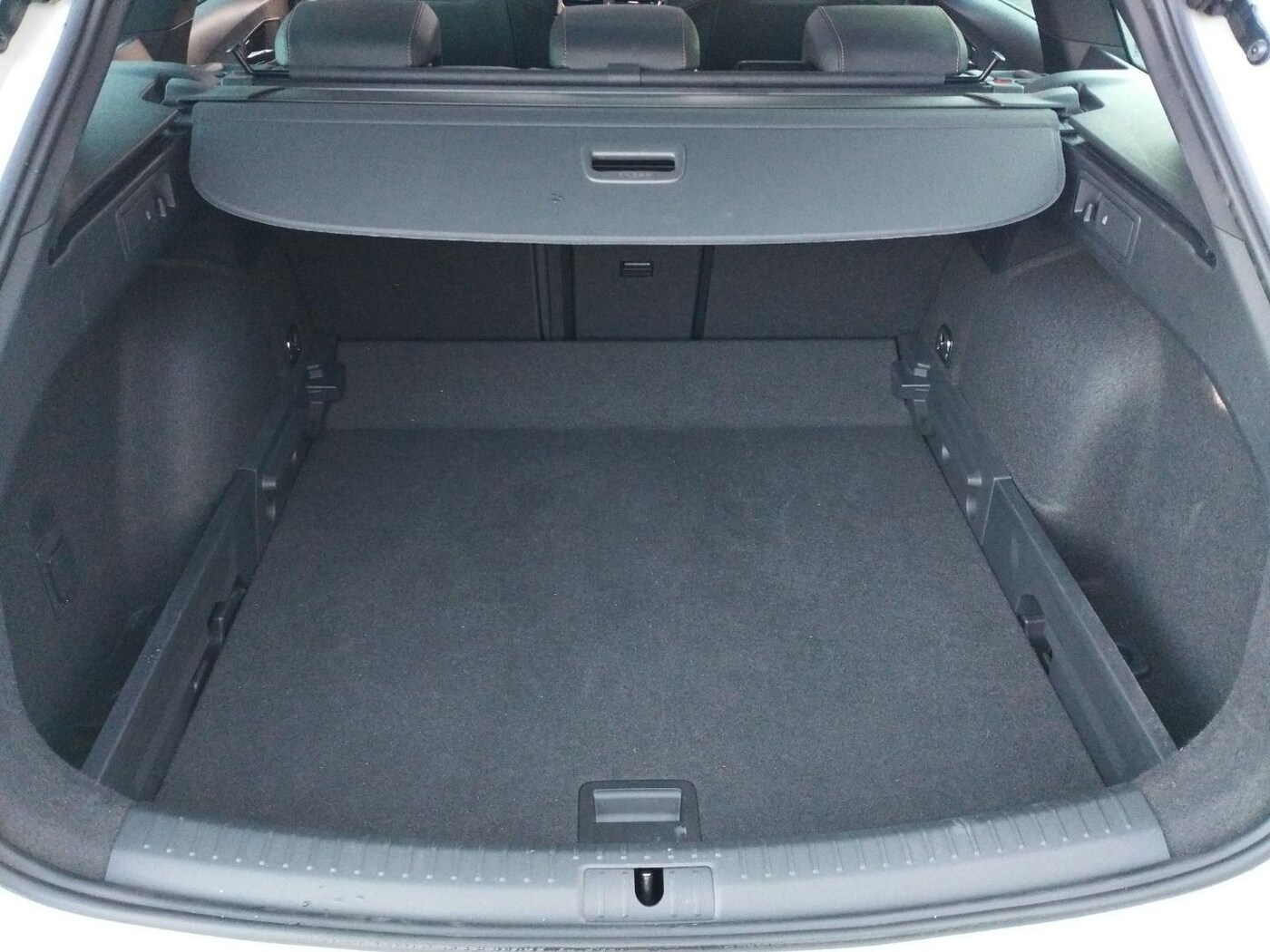 CUPRA Leon Sportstourer 1.5 eTSI DSG 110 kW (150 CV) — photo 7