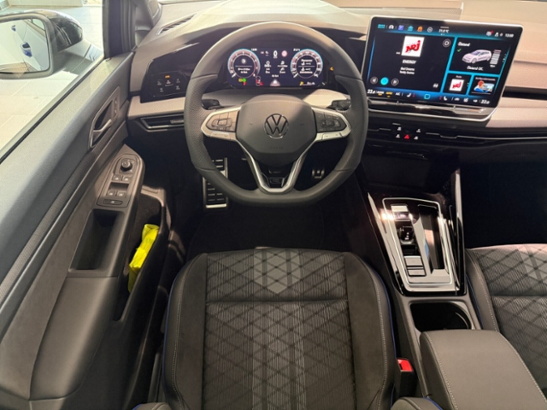 Volkswagen Golf R-Line