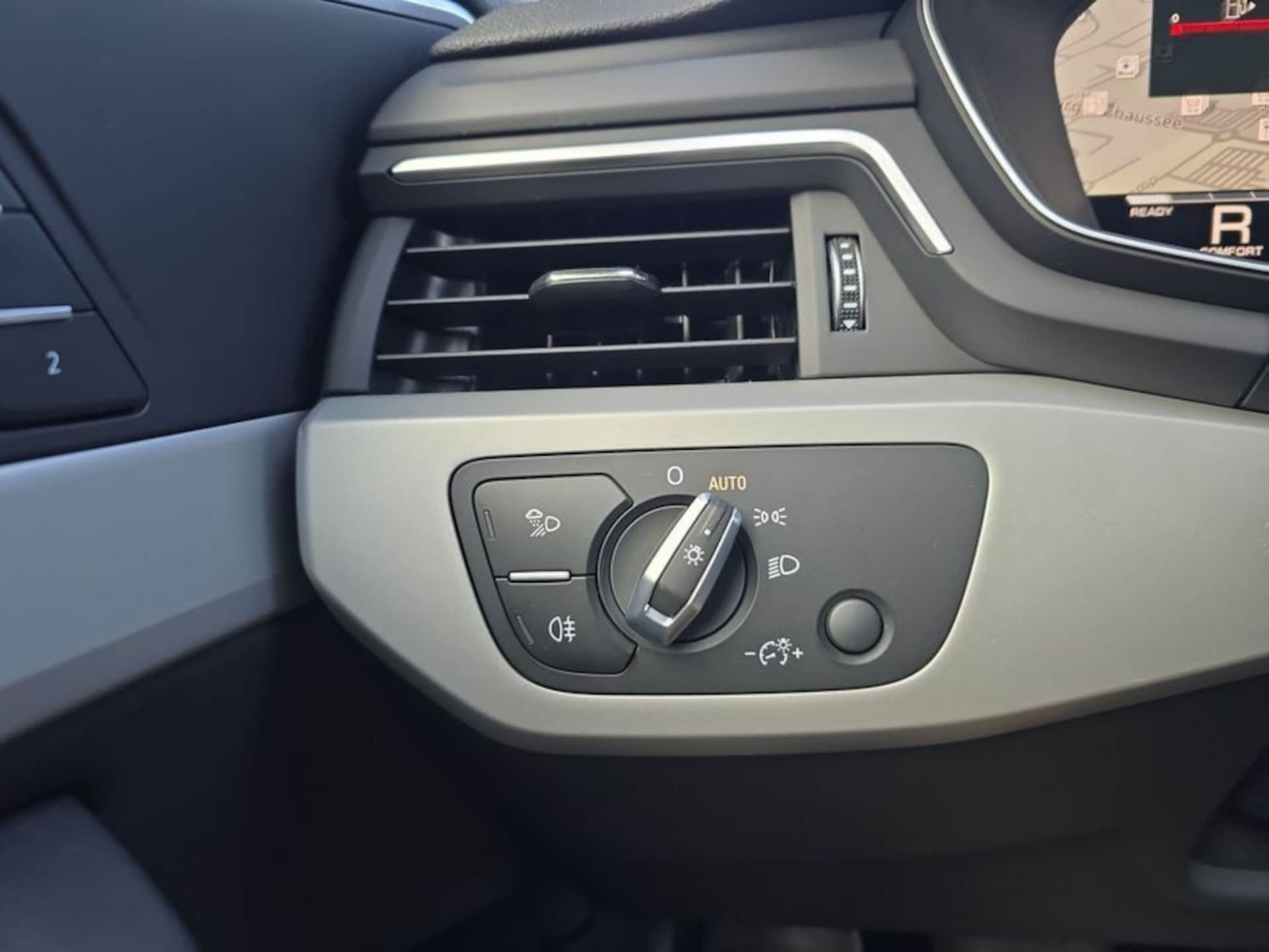Audi A4 Avant S line