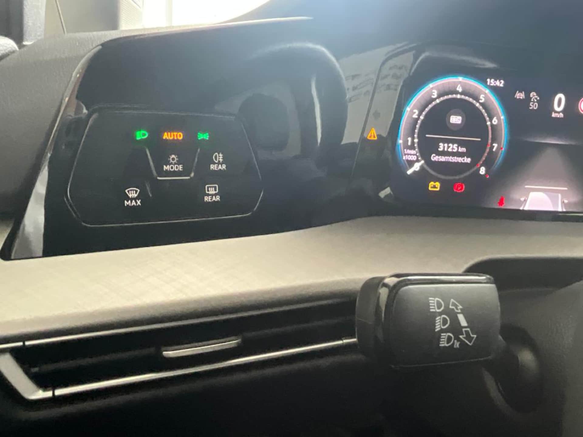 Volkswagen Golf Life