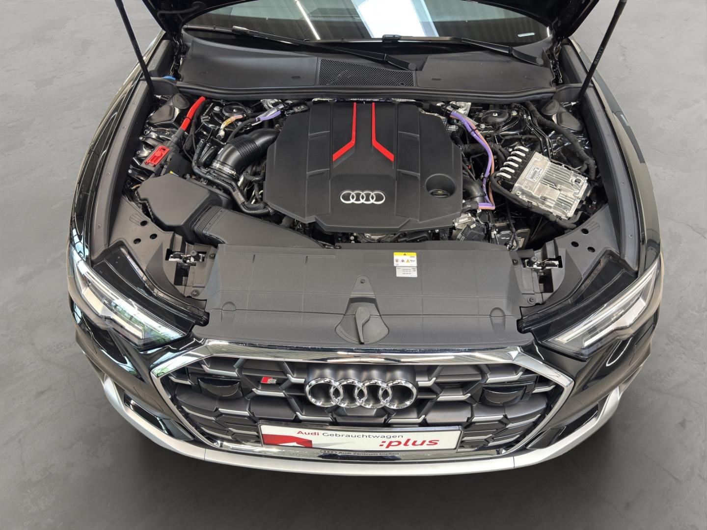 Bild über Audi S6 Avant TDI quattro tiptronic - für weitere Informationen kontaktieren Sie den Audi Partner