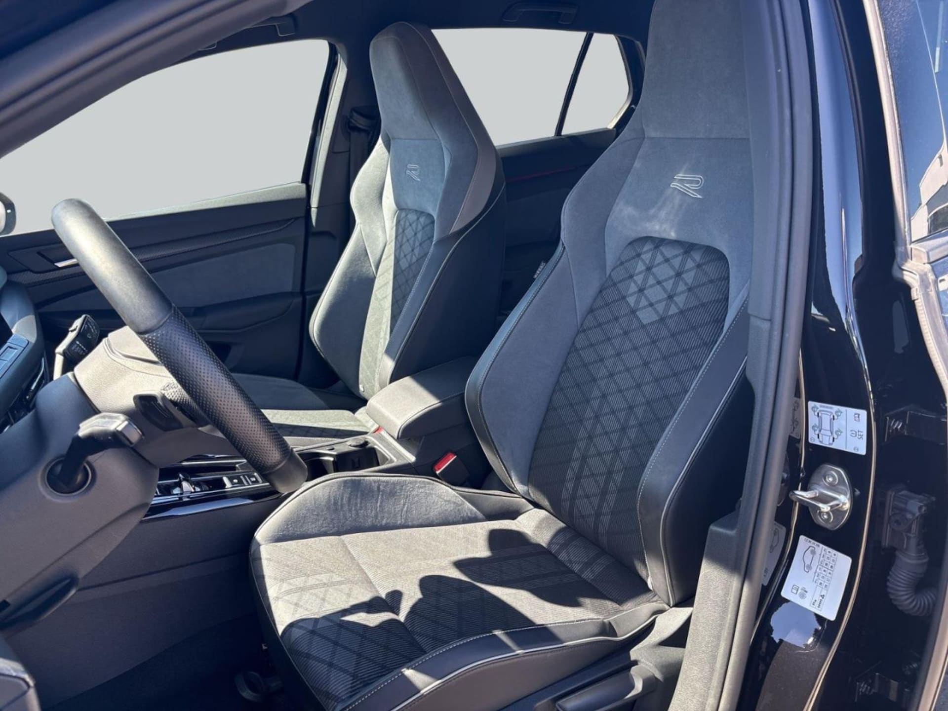 Volkswagen Golf R-Line