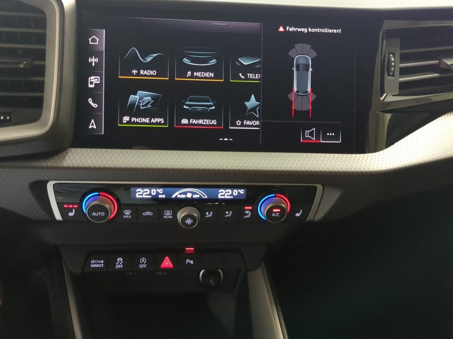 Bild über Audi A1 Sportback advanced 30 TFSI S tronic - für weitere Informationen kontaktieren Sie den Audi Partner