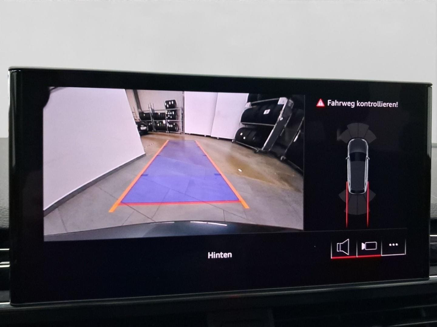 Bild über Audi A4 Avant S line 40 TFSI quattro S tronic - für weitere Informationen kontaktieren Sie den Audi Partner