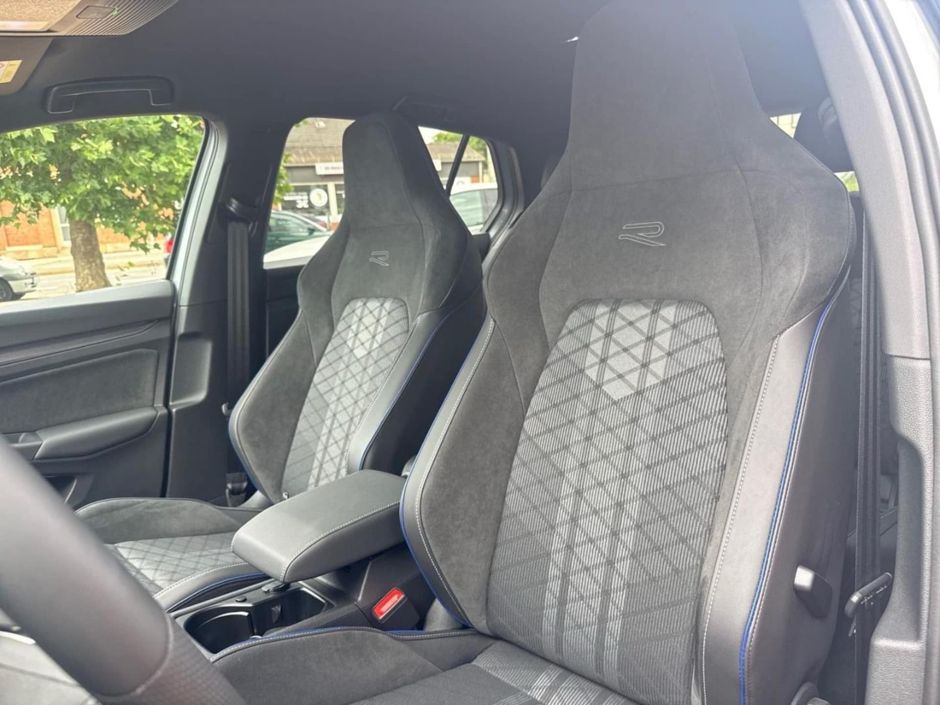 Volkswagen Golf R-Line