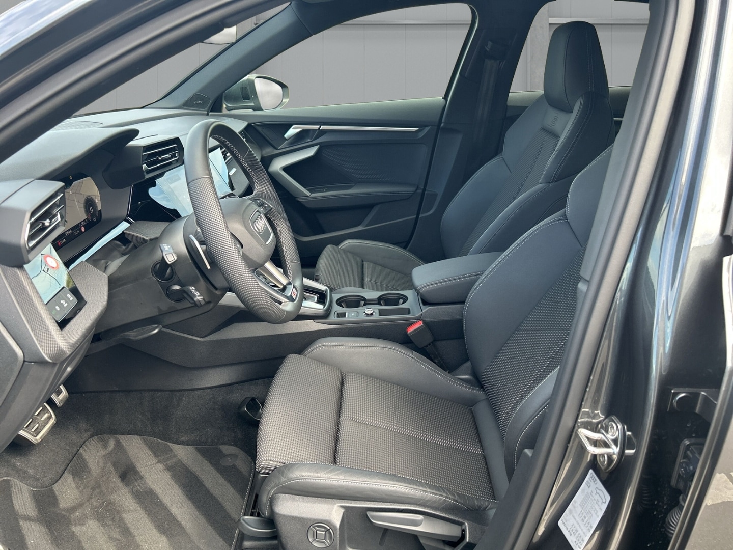 Bild über Audi A3 Limousine S line TFSI S tronic - für weitere Informationen kontaktieren Sie den Audi Partner